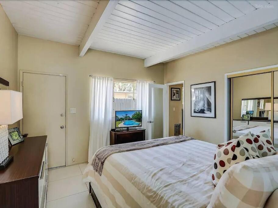 Serene 4 Bed 3 Bath Heated Pool Natural Backyard Heart Of 팜 스프링스 외부 사진