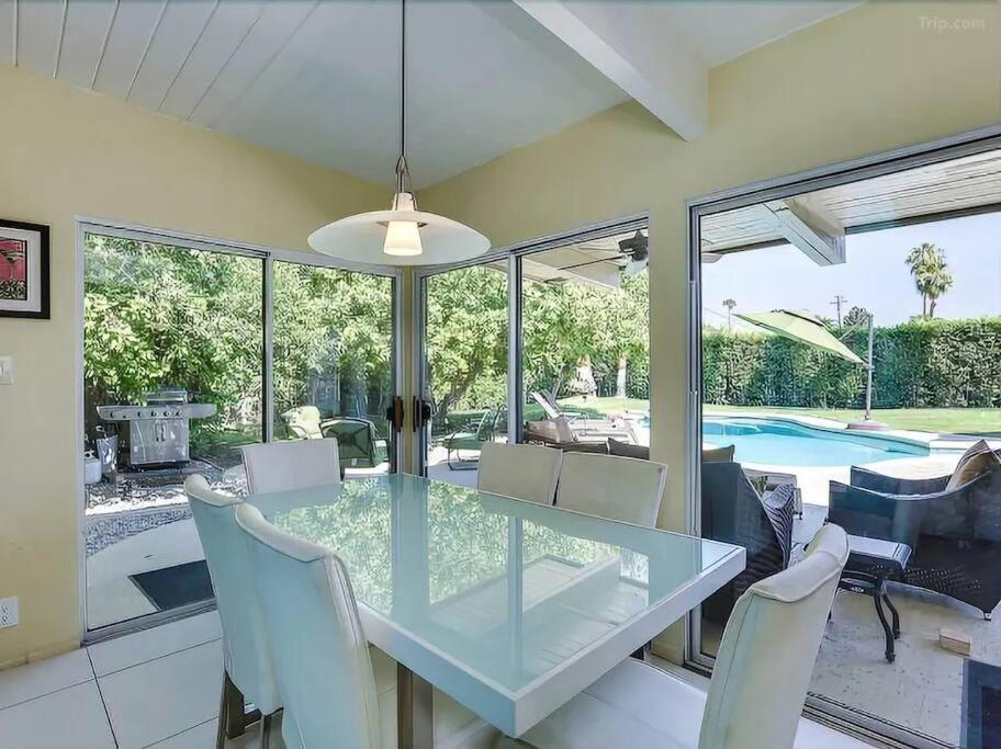 Serene 4 Bed 3 Bath Heated Pool Natural Backyard Heart Of 팜 스프링스 외부 사진